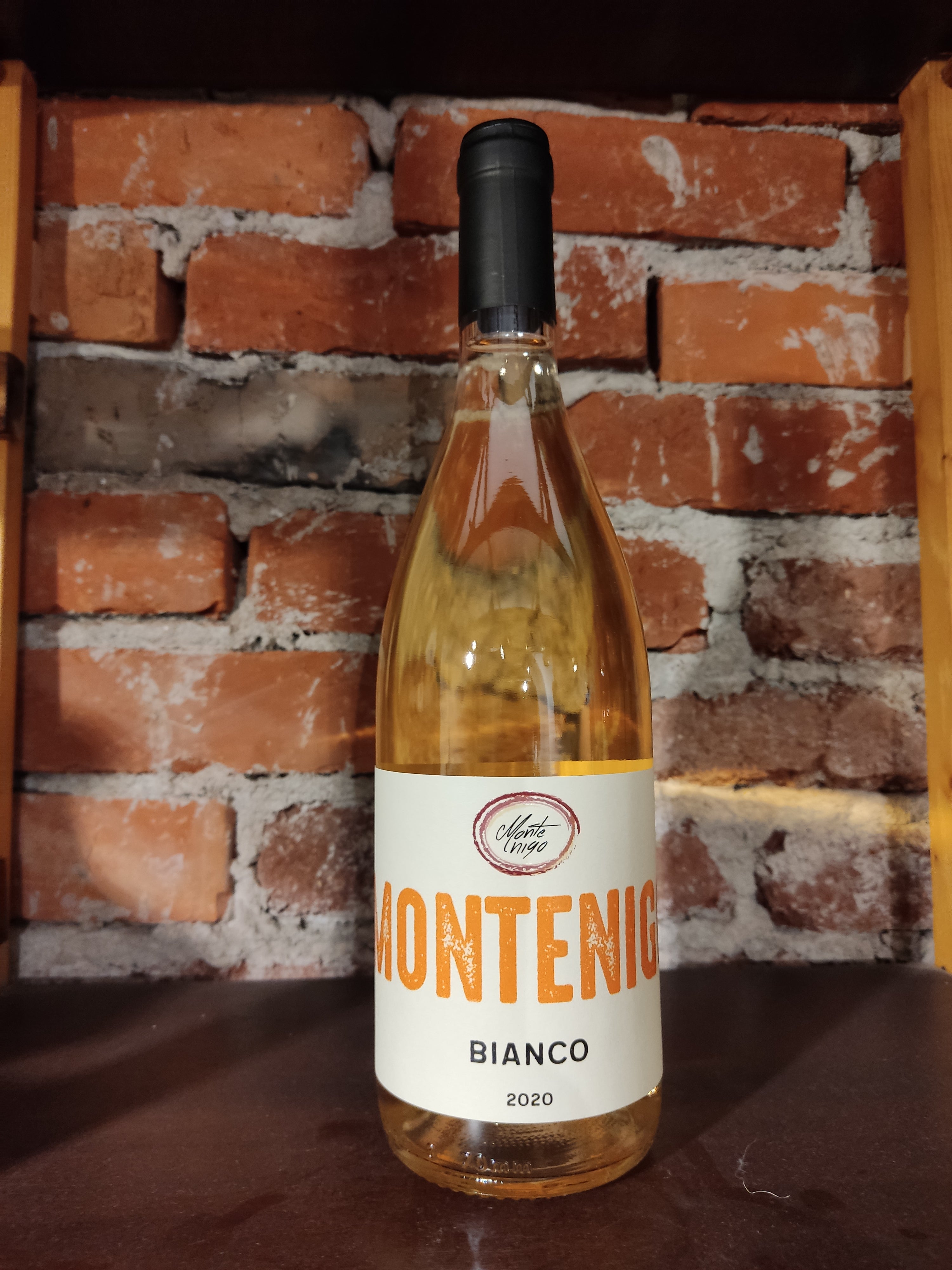Vino Bianco Montenigo