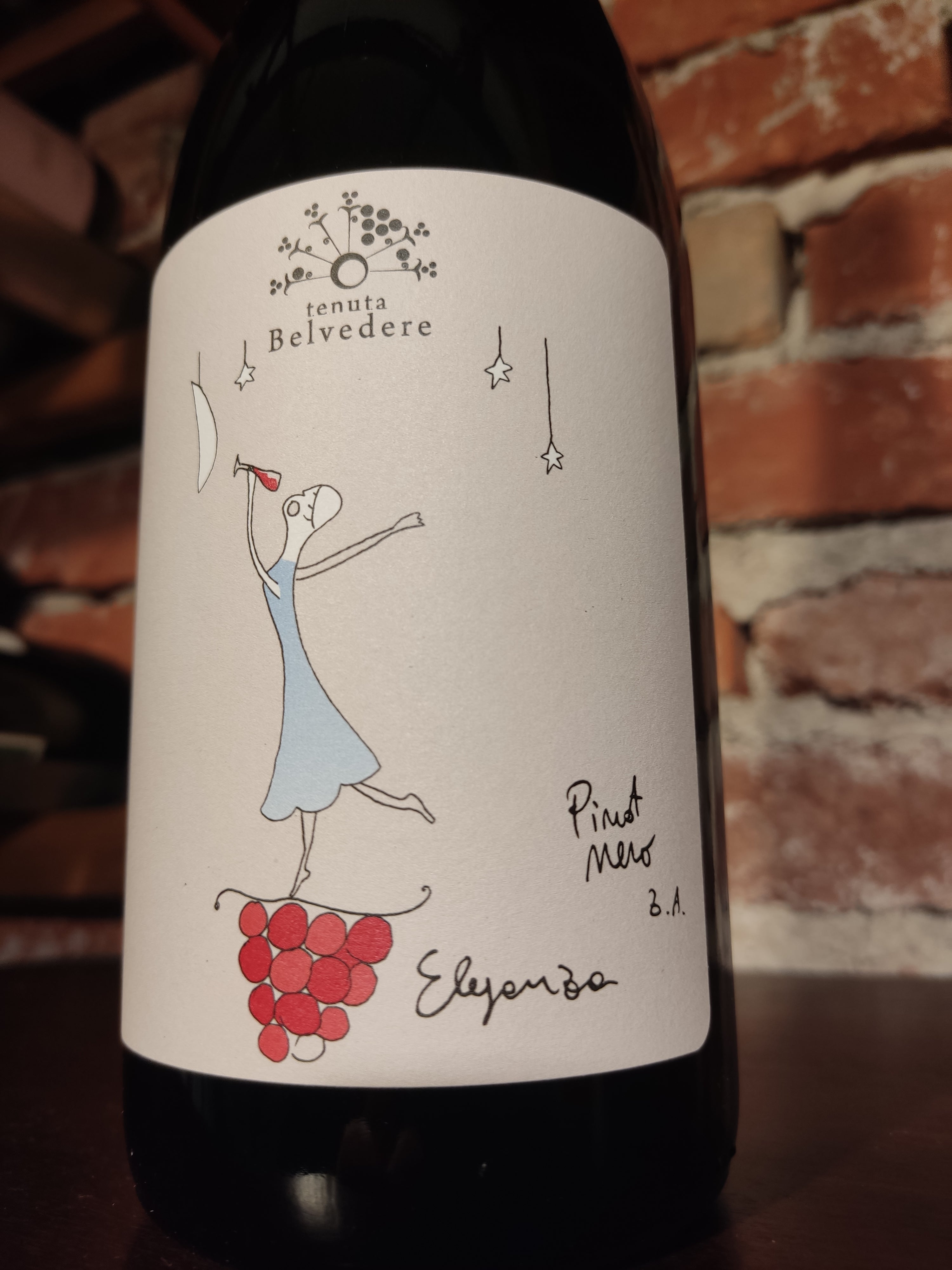 Vino Rosso "Eleganza" Pinot Nero di Tenuta Belvedere