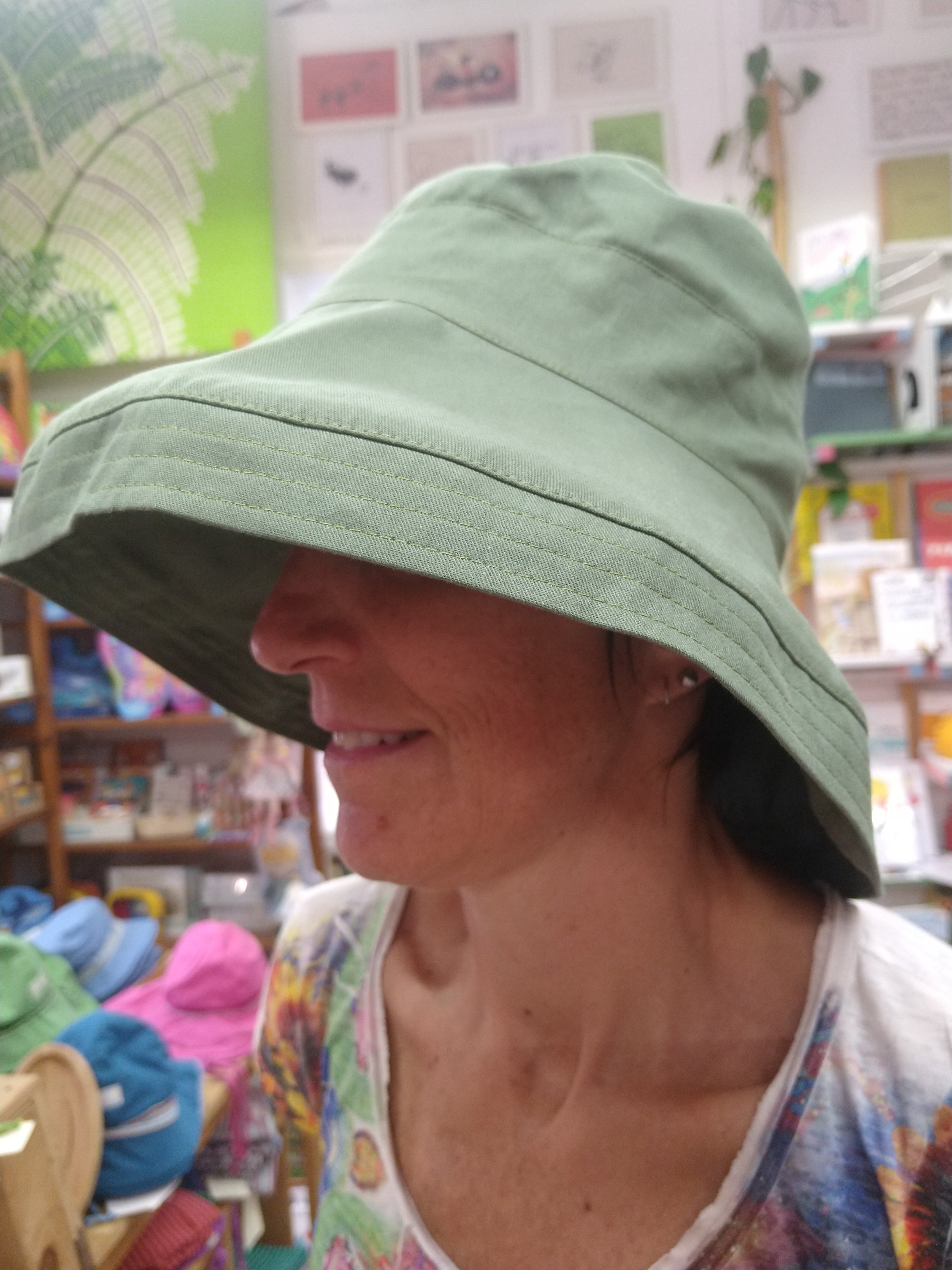 Cappellino per il sole "Sofie" verde oliva protezione UV60